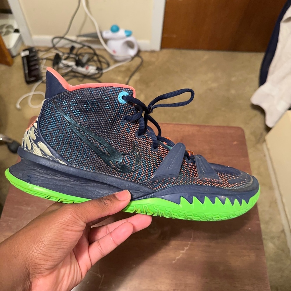 Kyrie 7
